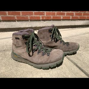 Danner mountain 600 light